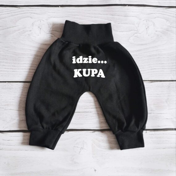Spodenki dziecięce idzie kupa